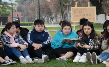 大学班长周工作报告5篇