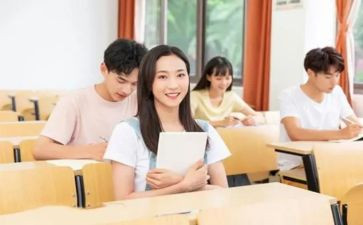 大学大一竞选班长演讲稿6篇