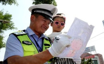 交警作文推荐8篇