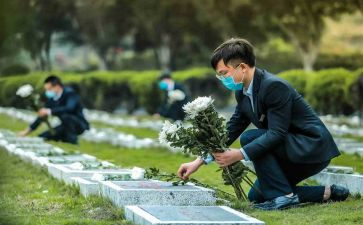 关于清明节祭奠的演讲稿7篇