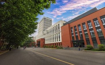 学校的事迹8篇